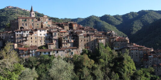 CARATTERISTICO APPARTAMENTO IN APRICALE